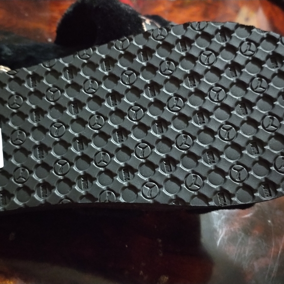 puma - Picture 2 of 3